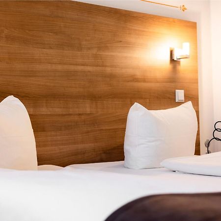 Orange Hotel Und Apartments Ной-Улм Екстериор снимка