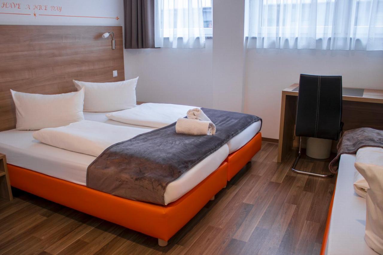 Orange Hotel Und Apartments Ной-Улм Екстериор снимка