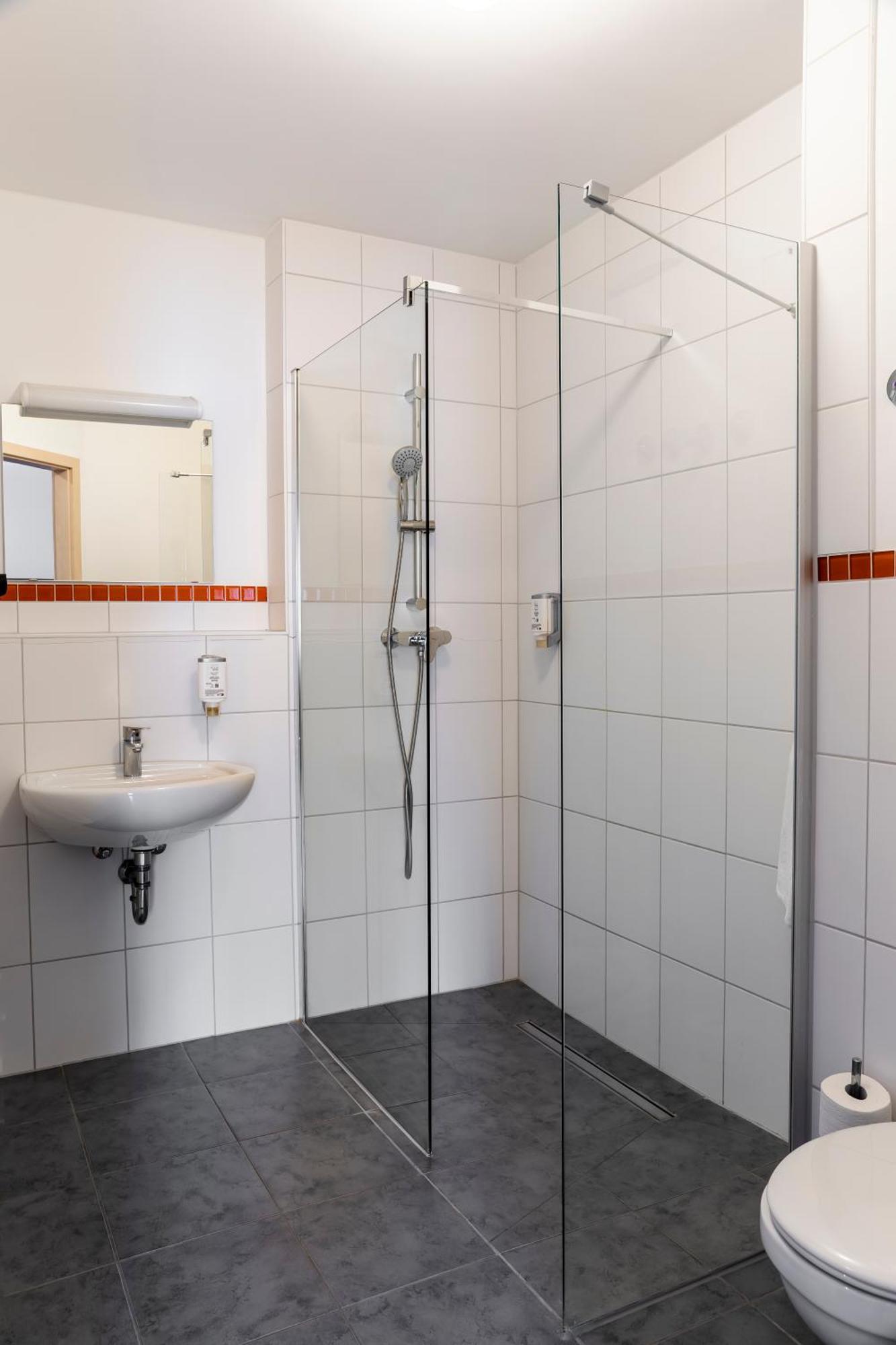 Orange Hotel Und Apartments Ной-Улм Екстериор снимка
