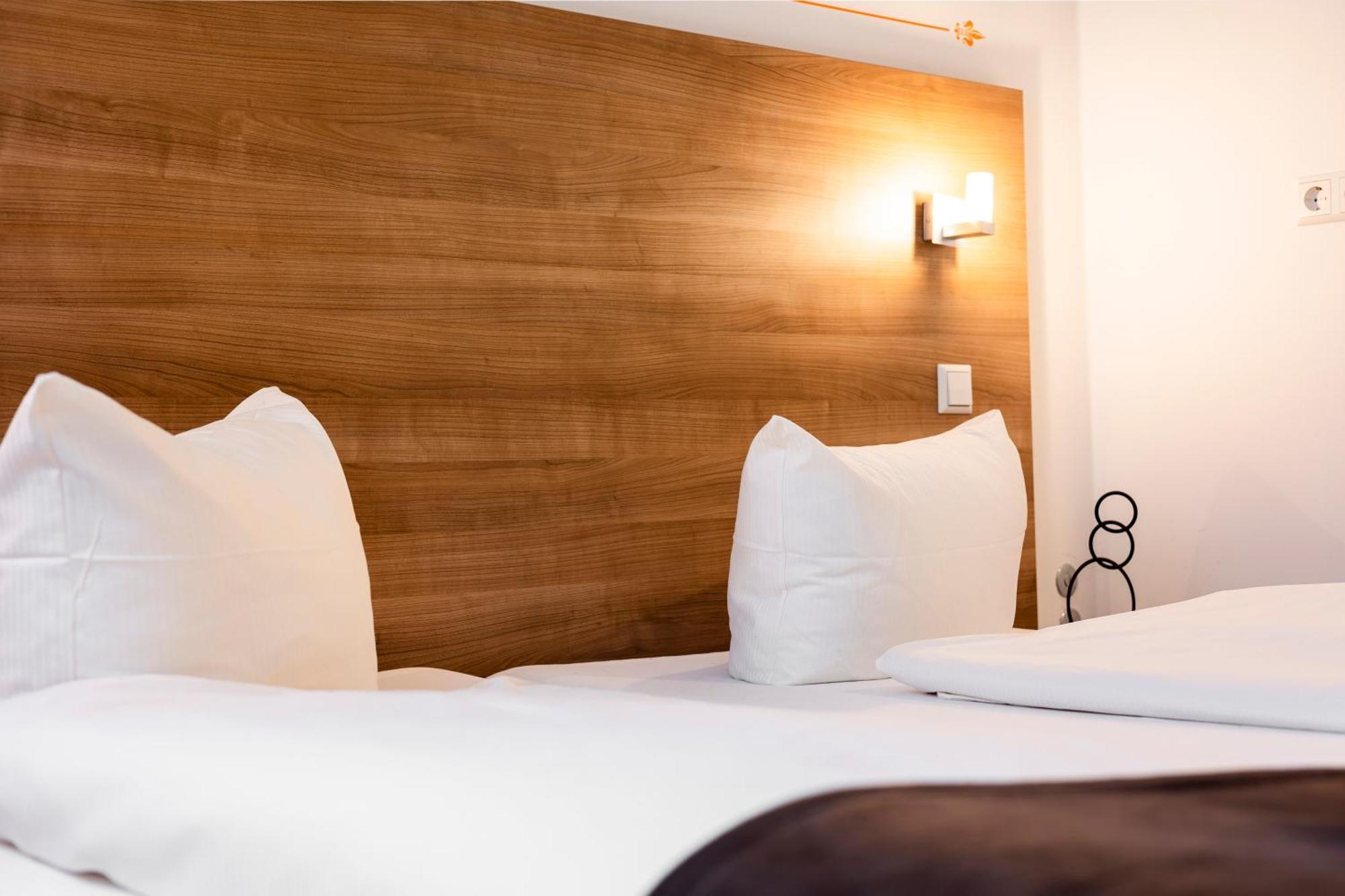 Orange Hotel Und Apartments Ной-Улм Екстериор снимка