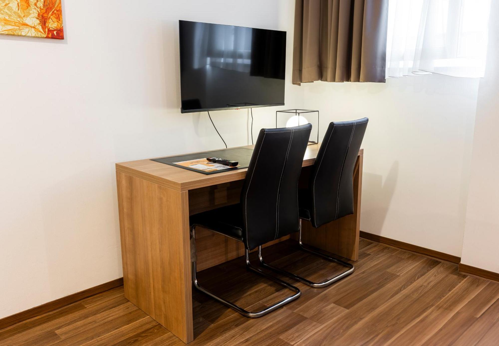 Orange Hotel Und Apartments Ной-Улм Екстериор снимка