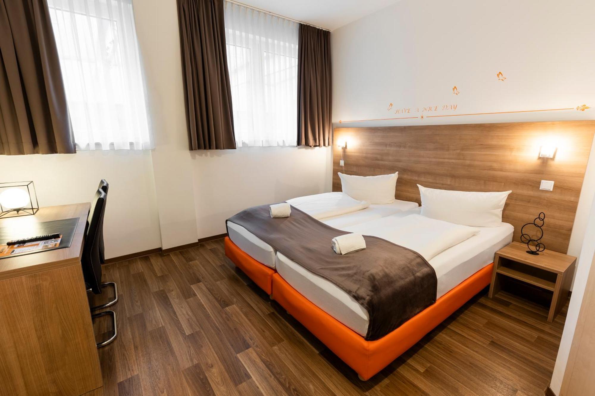 Orange Hotel Und Apartments Ной-Улм Екстериор снимка