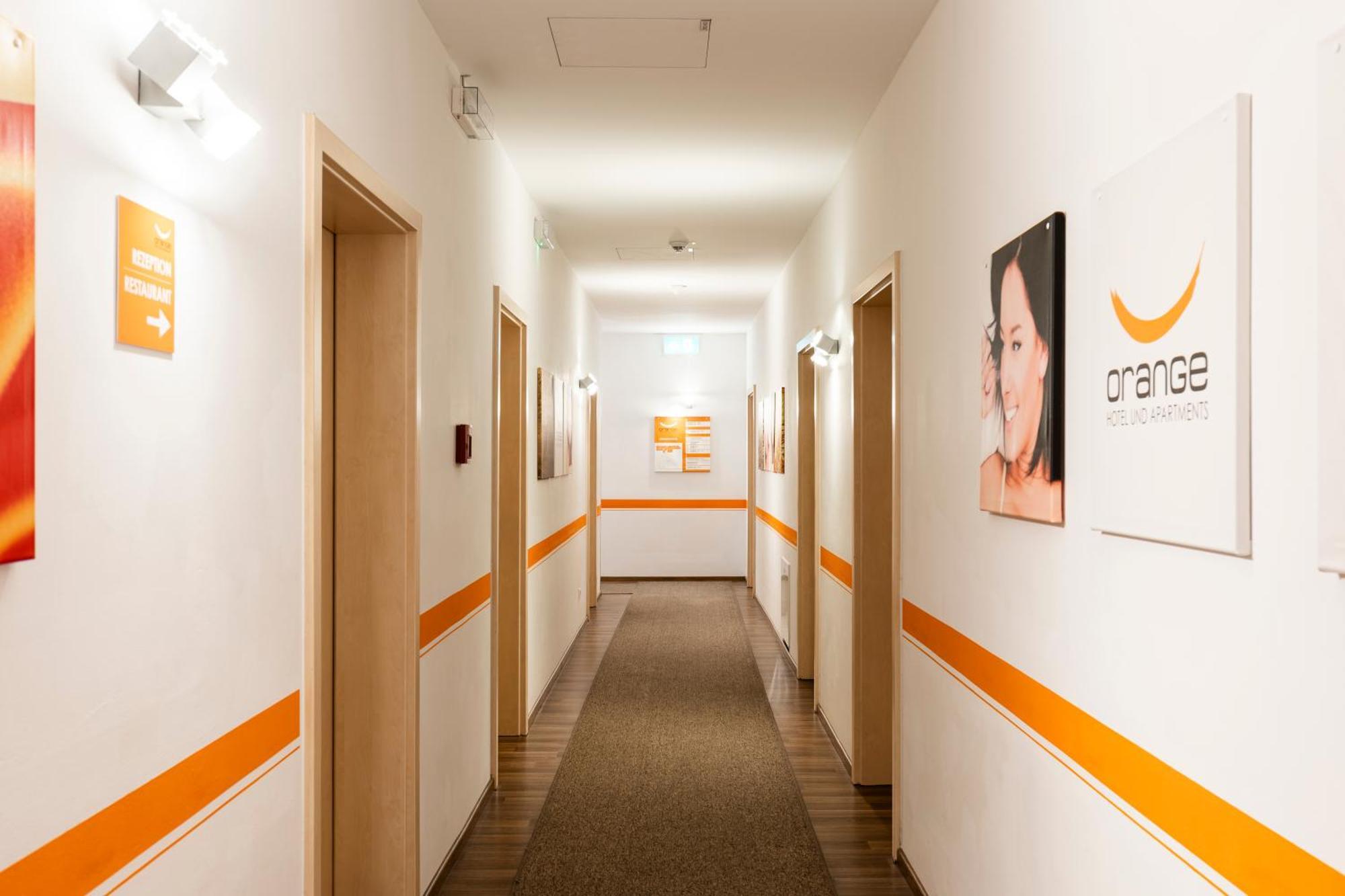 Orange Hotel Und Apartments Ной-Улм Екстериор снимка