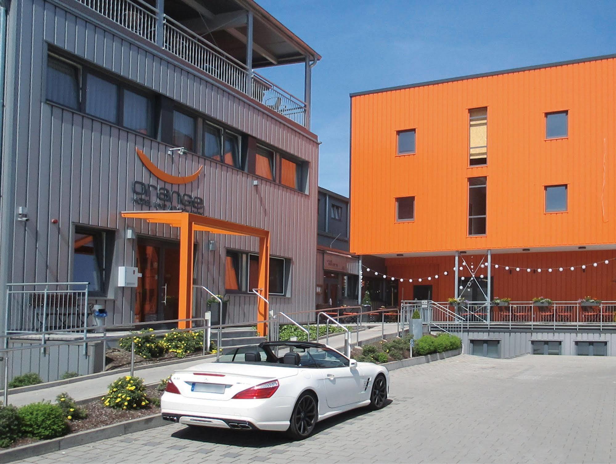Orange Hotel Und Apartments Ной-Улм Екстериор снимка