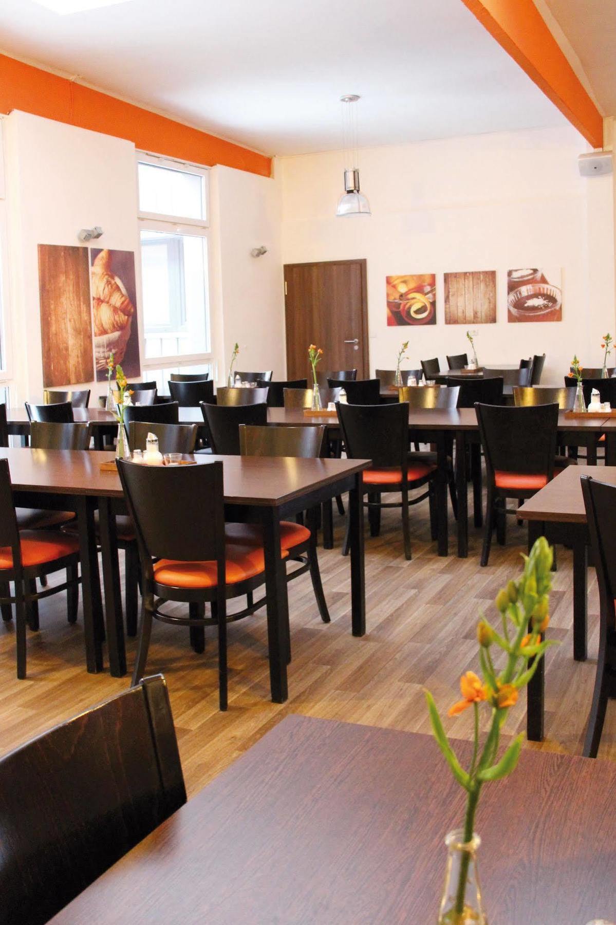 Orange Hotel Und Apartments Ной-Улм Екстериор снимка