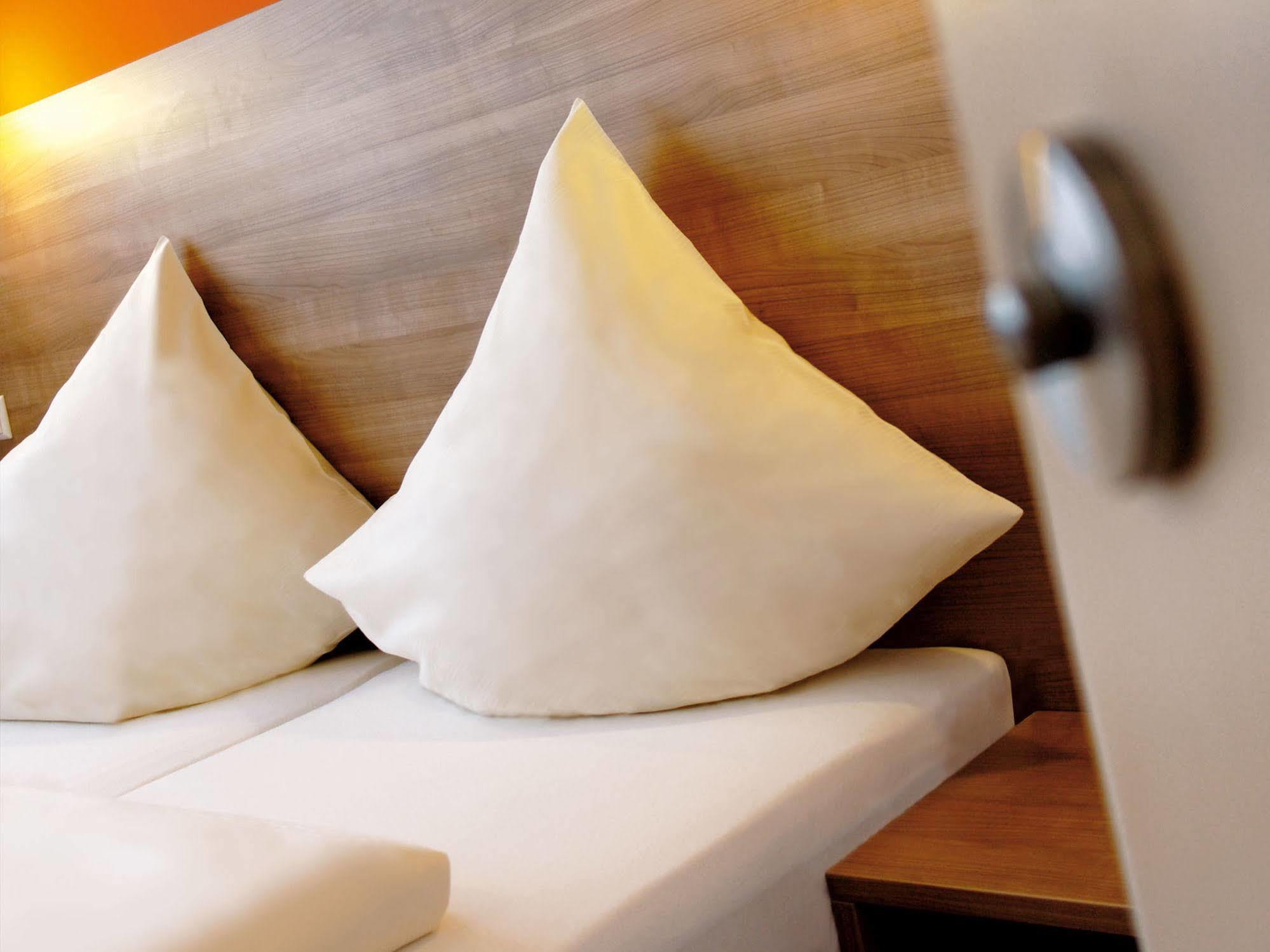 Orange Hotel Und Apartments Ной-Улм Екстериор снимка