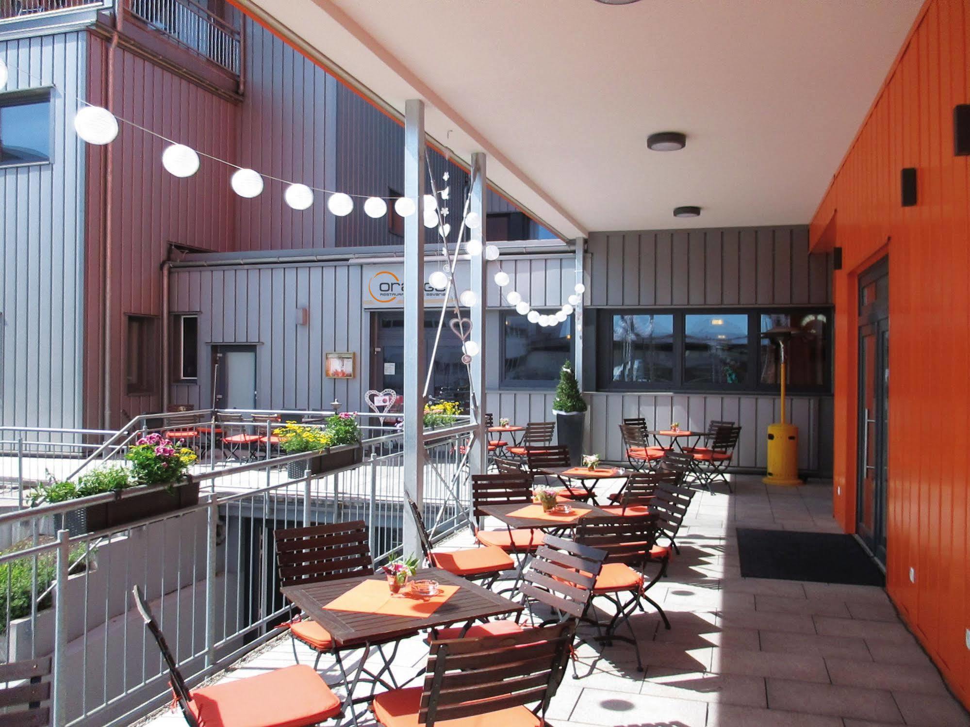 Orange Hotel Und Apartments Ной-Улм Екстериор снимка