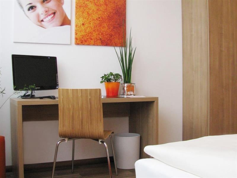 Orange Hotel Und Apartments Ной-Улм Екстериор снимка